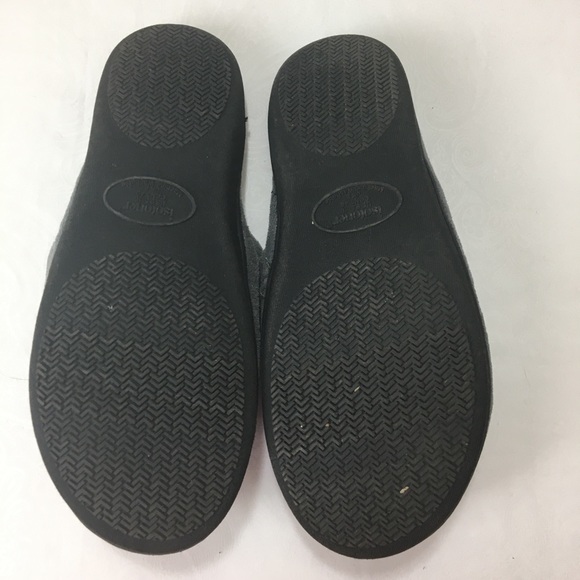 Isotoner Grey Slippers Size 9.5-10 - Picture 6 of 8
